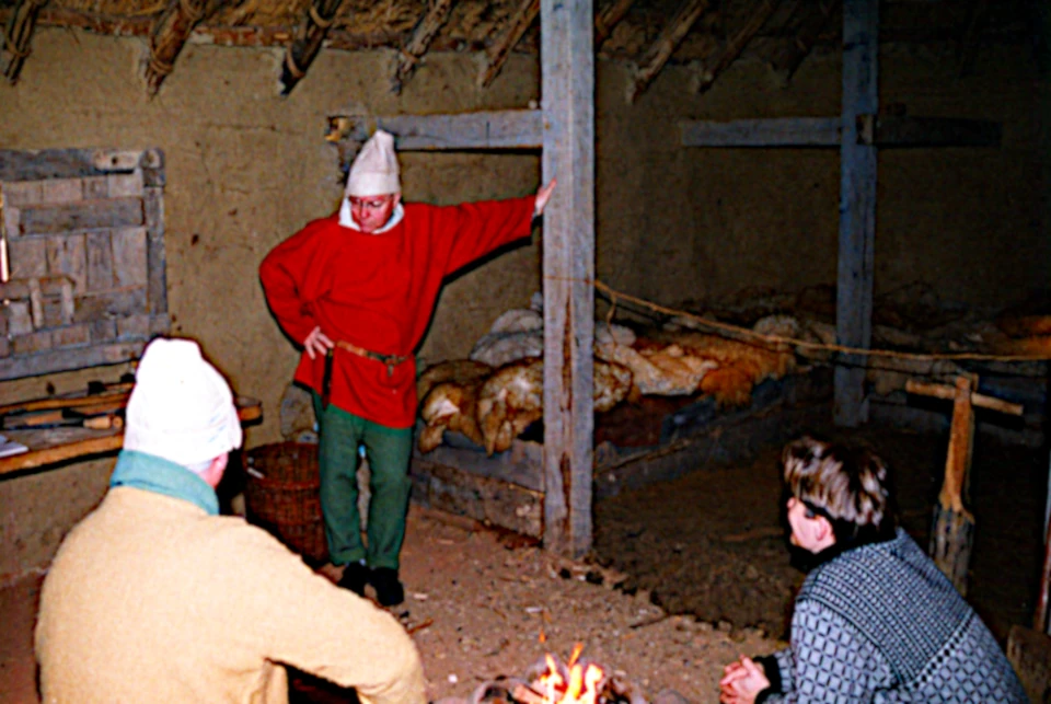 Im Hjemsted Oldtidspark gab es einige Häuser aus der "Eisenzeit". Hier haben wir unser Handwerk demonstriert.